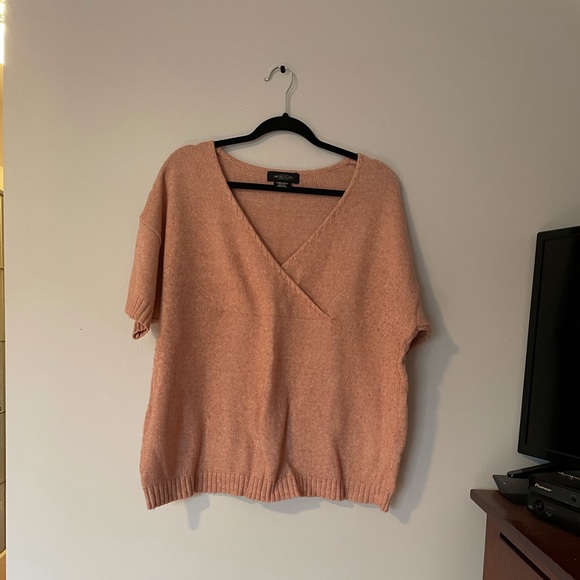 Pink short sleeve sweater - Picture 1 of 4